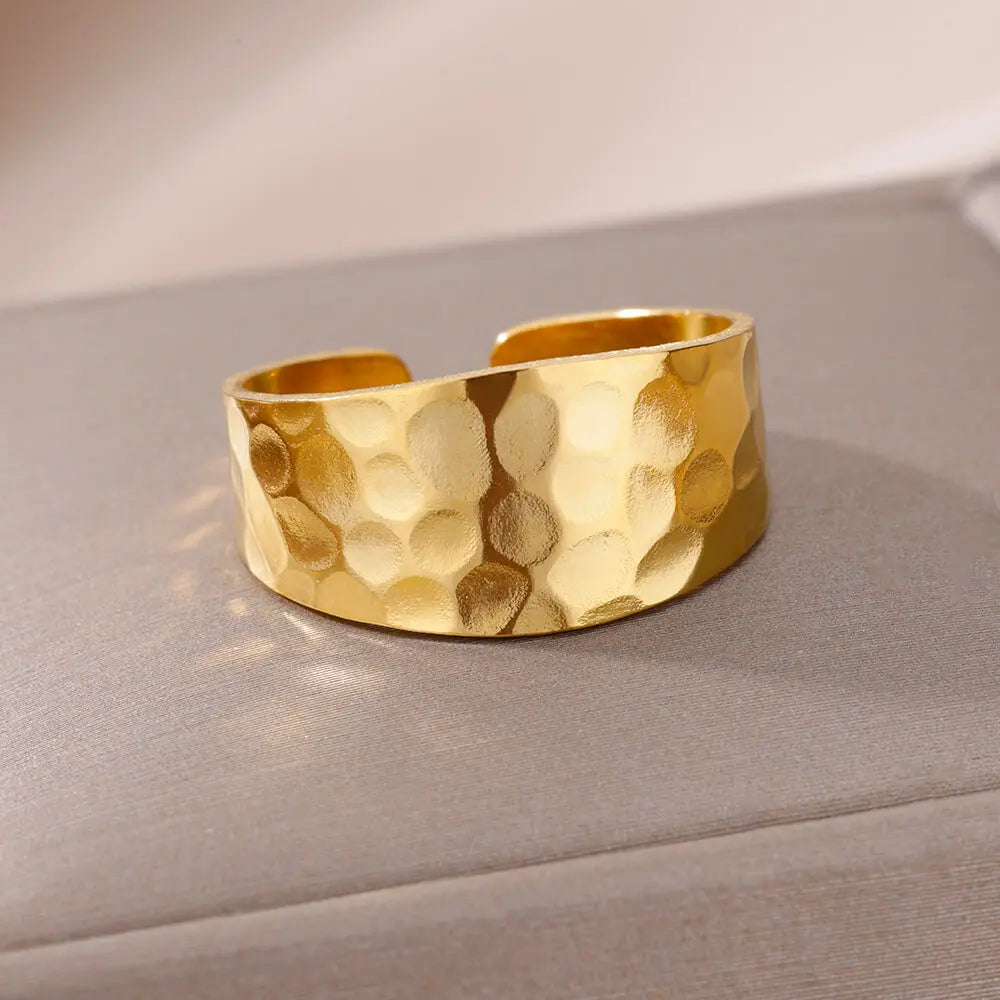 Classic rings wedding
