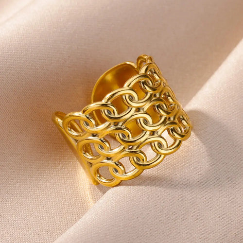 Classic rings wedding